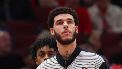 Bulls Coach Gives Discouraging Update on Injured PG Lonzo Ball