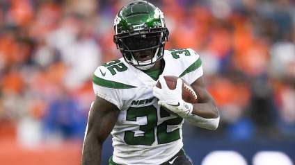 Jets Reveal Severity of RB Michael Carter’s Ankle Sprain vs Bears