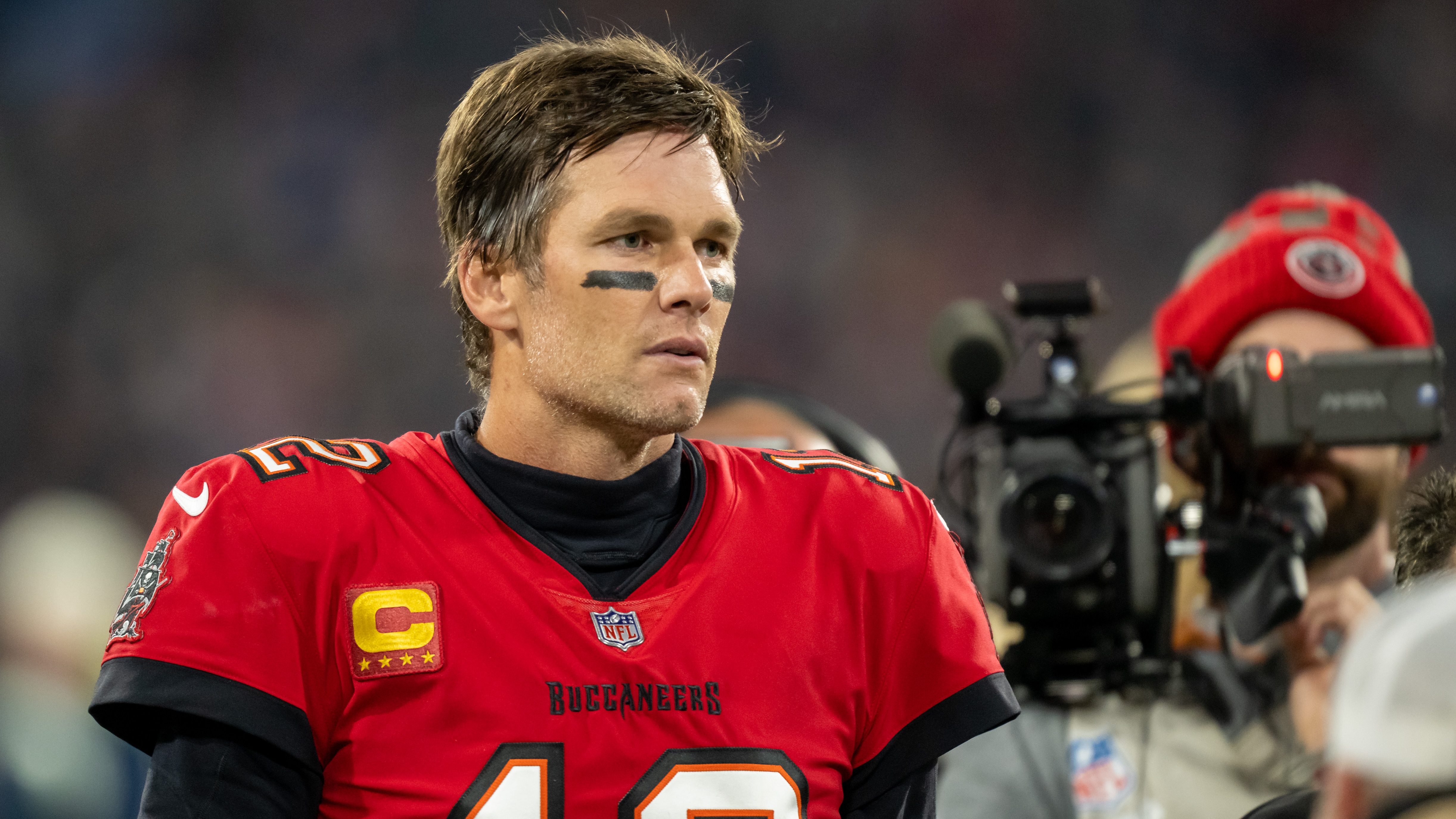 What it's like for Fox Sports cameras to keep track of Tom Brady, Bucs on  game days