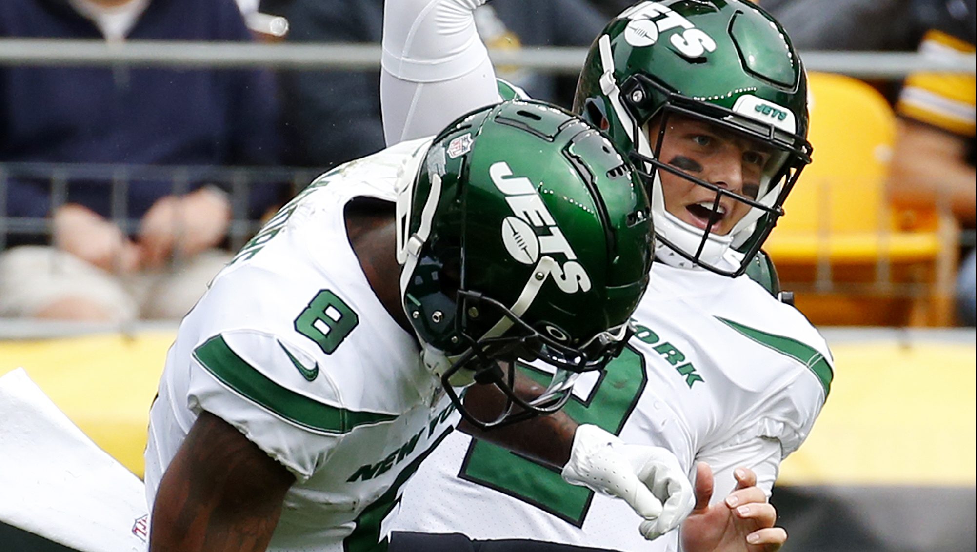 New York Jets quarterback Zach Wilson's first TD pass since Week 4 goes to  wide receiver Elijah Moore