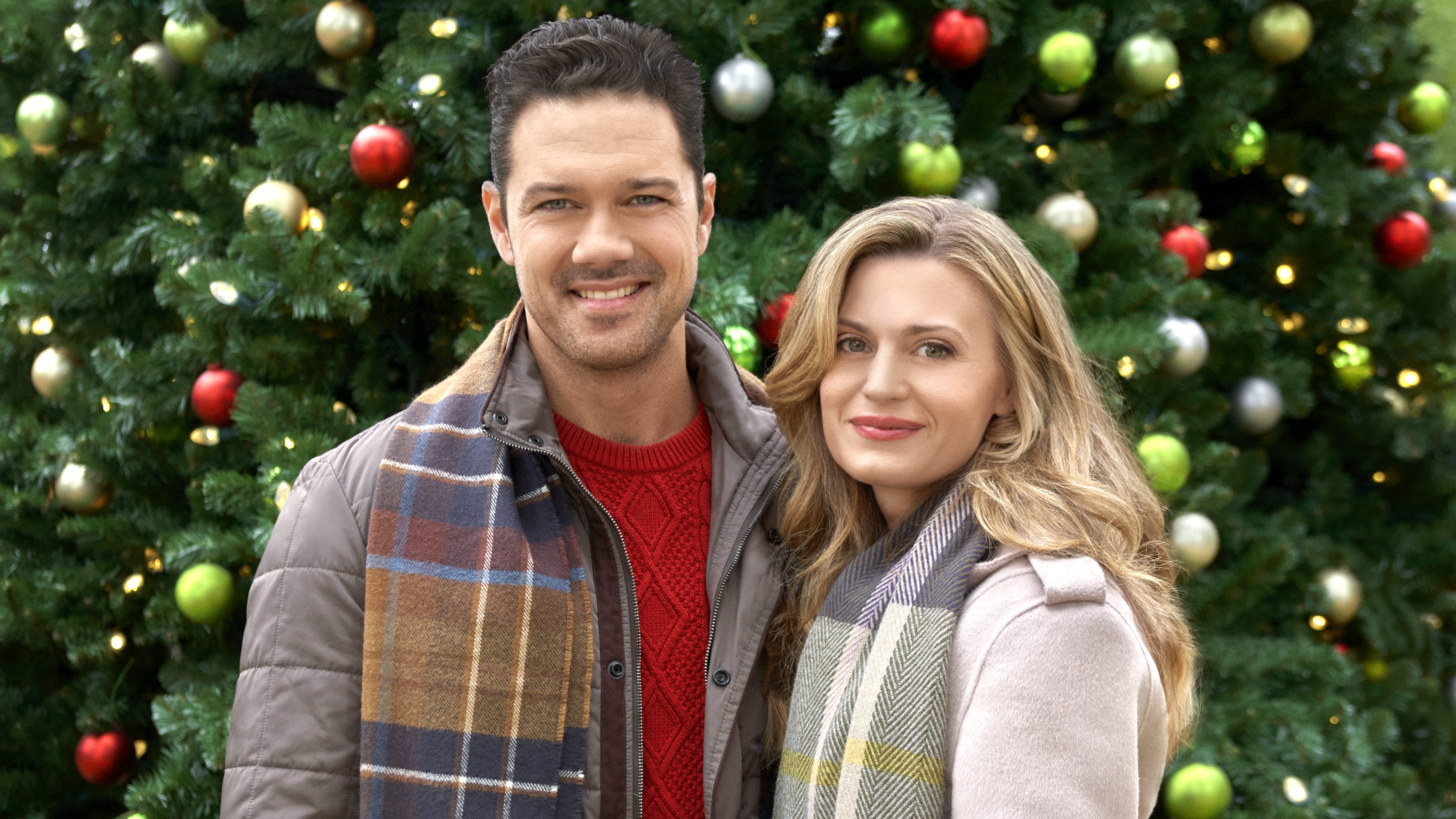 https://heavy.com/wp-content/uploads/2022/12/AFabledHoliday_0011_BROOKEDORSAY_RYANPAEVEY.jpg-e1670016599797.jpg?quality=65&strip=all