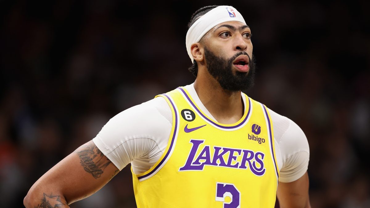 Lakers' Anthony Davis on position he plays: 'I'm a big man' - Los