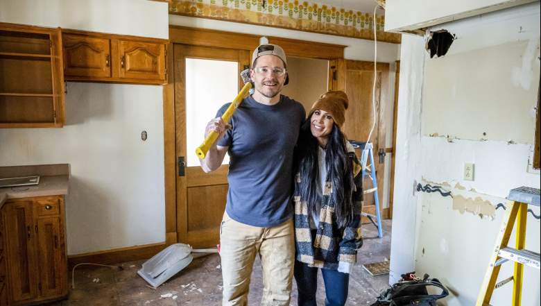Cole & Chelsea DeBoer are joining the HGTV family