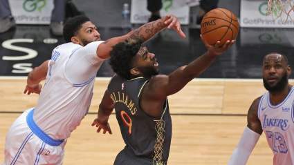 Anthony Davis Injury Throws Ripple in Potential Lakers-Bulls Trade: Analyst
