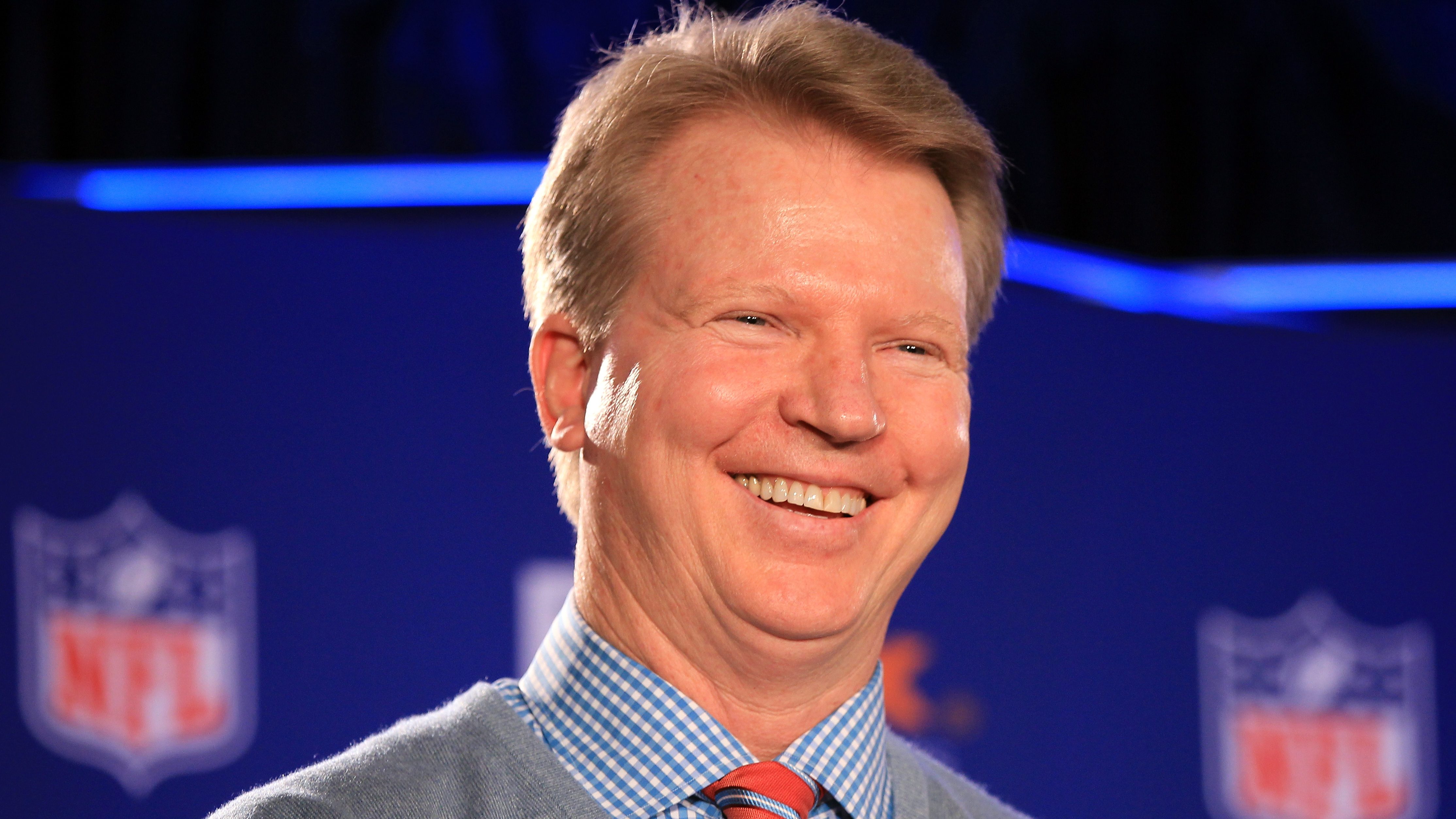 Legendary former New York Giants quarterback, Phil Simms, gives his  approval to Daniel Jones