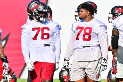 Bucs, Tom Brady Will Be Without Starting Tackle vs. Cardinals