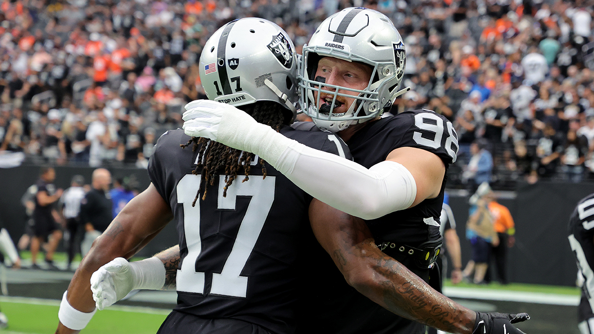 Maxx Crosby Gives Davante Adams & Derek Carr Bling For Christmas