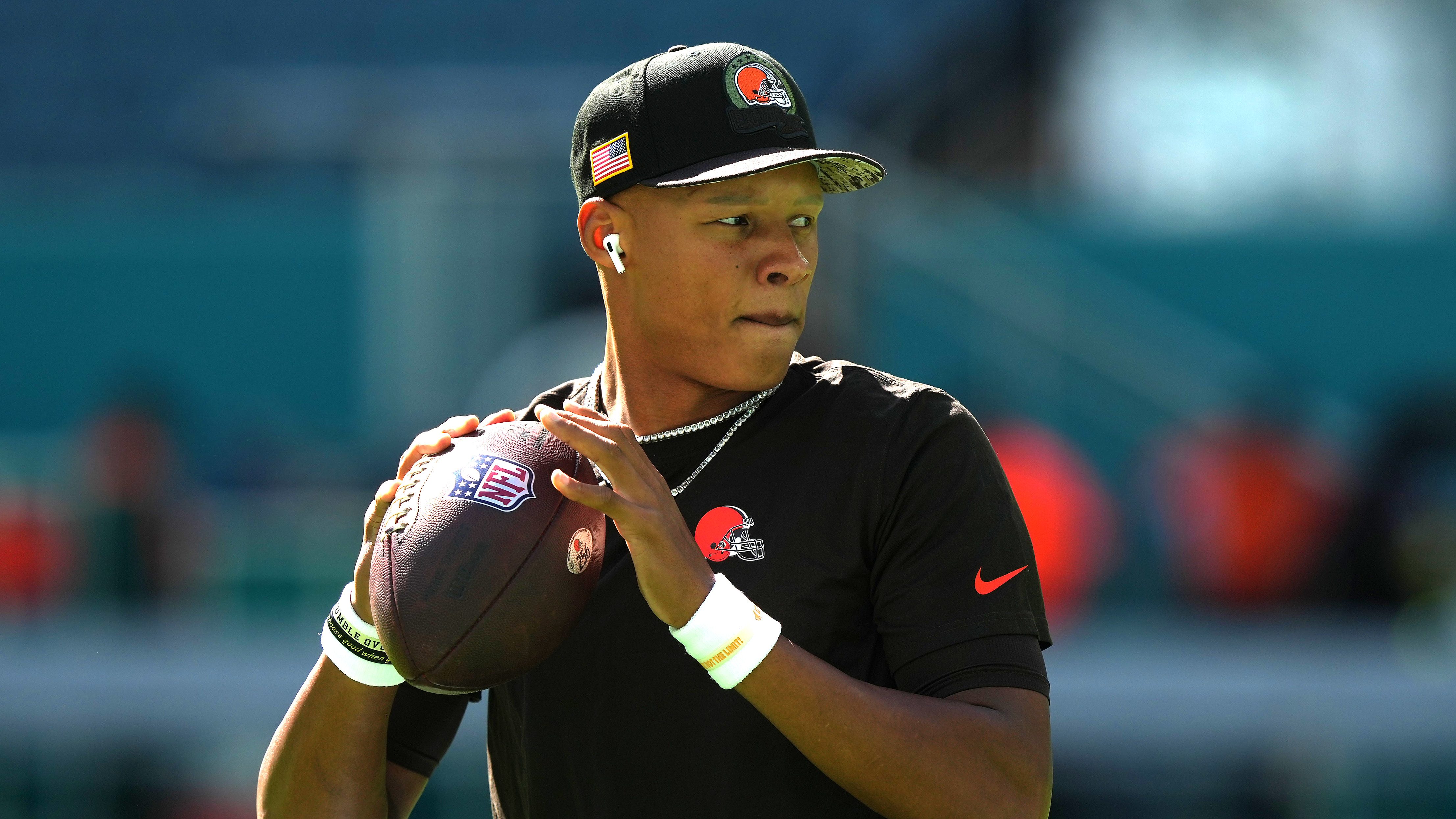 Reports: Steelers trade QB Josh Dobbs to Jacksonville