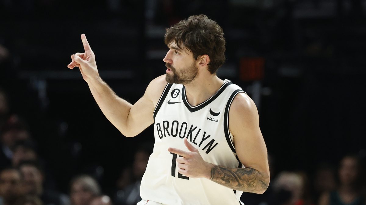 Nets trading Joe Harris, a two-time NBA 3-point leader, to the Pistons