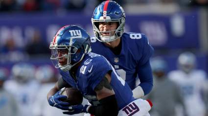 Giants Keeping ‘Training Wheels’ on Key Free Agent