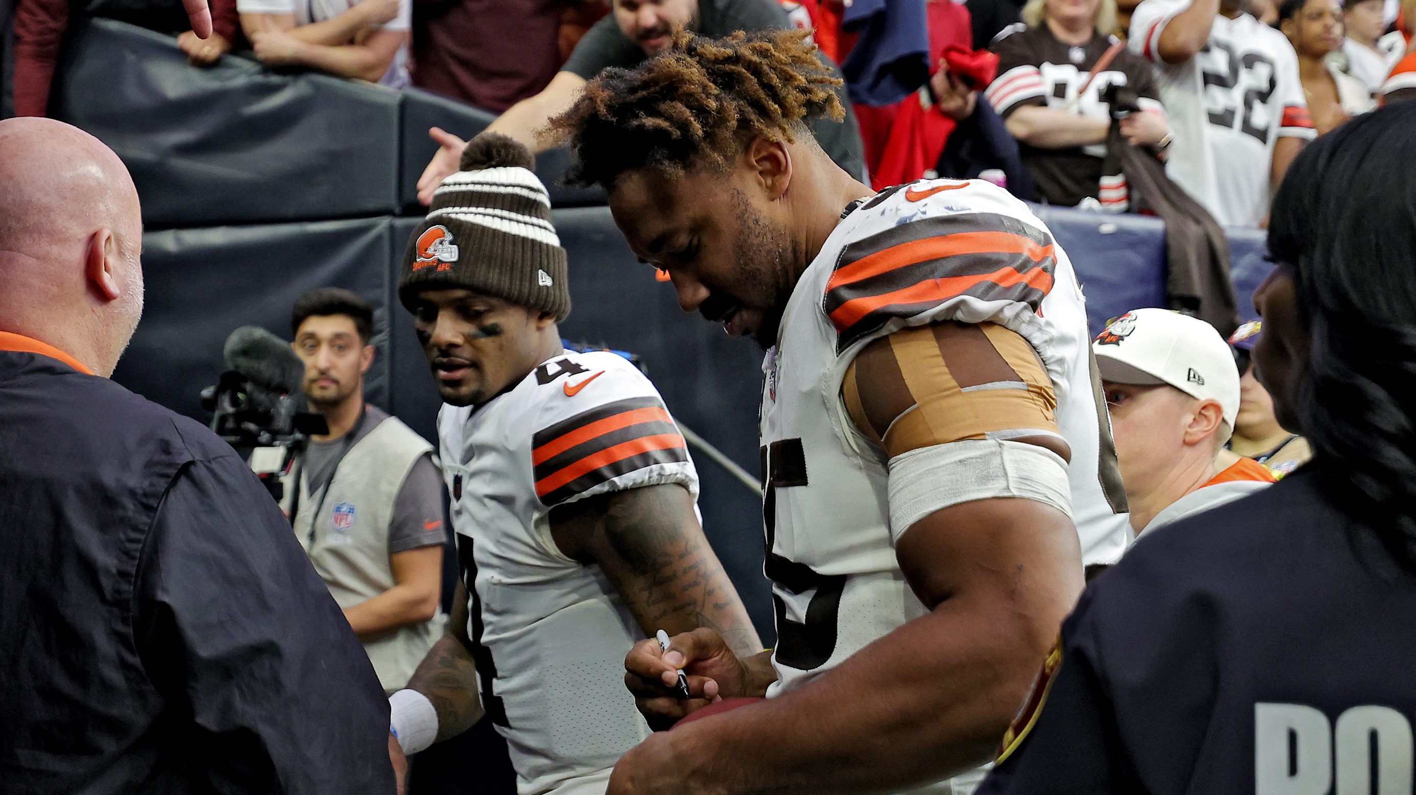 Browns Star Myles Garrett Issues 2-Word Response to Watson Debut