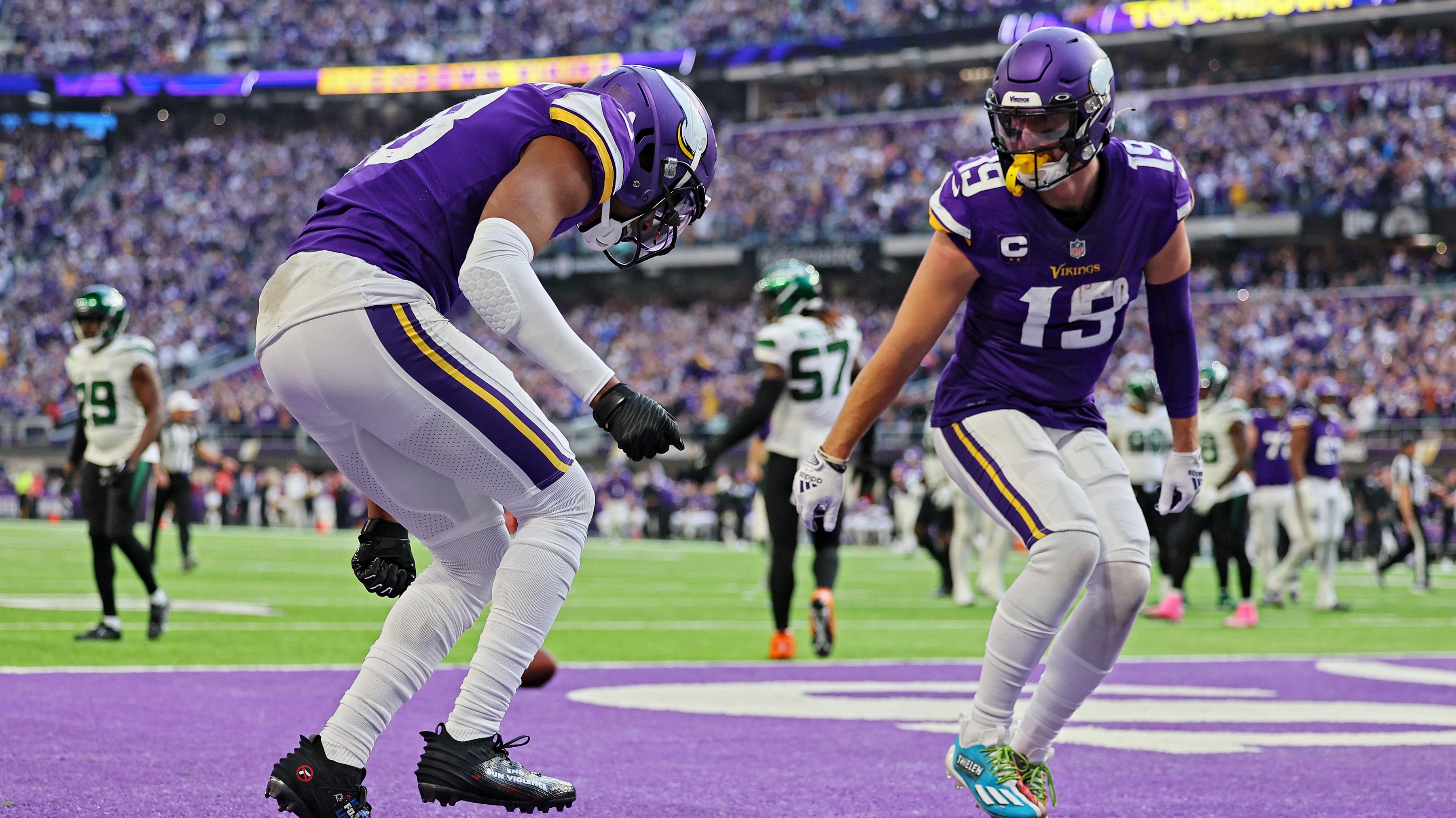 Vikings' Adam Thielen Sends Jets CB A Message On Justin Jefferson