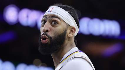 Lakers Bracing for Long-Term Absence From Star Anthony Davis