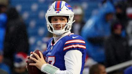 Bills QB Josh Allen Delivers 1-Word Response to Critical Reporter