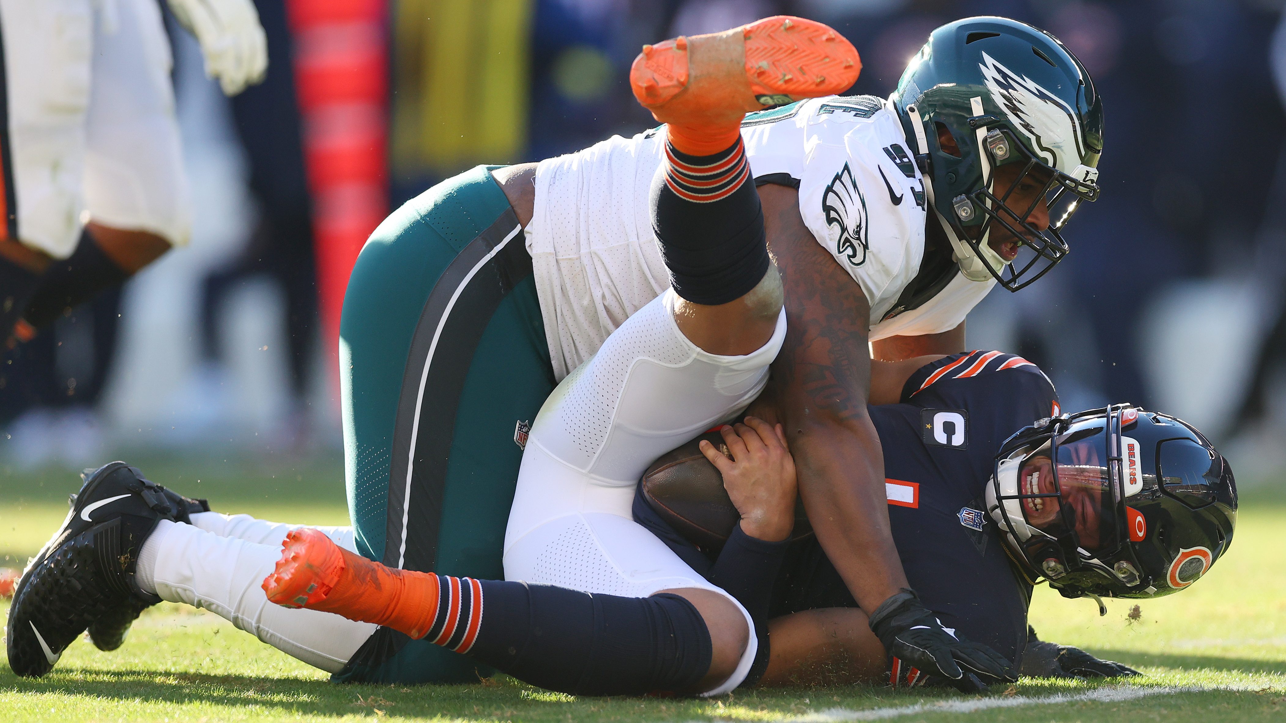 Justin Fields is shredding the Broncos' defense - NBC Sports