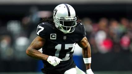 49ers Star Calls out Raiders’ Davante Adams Over Derek Carr Comments