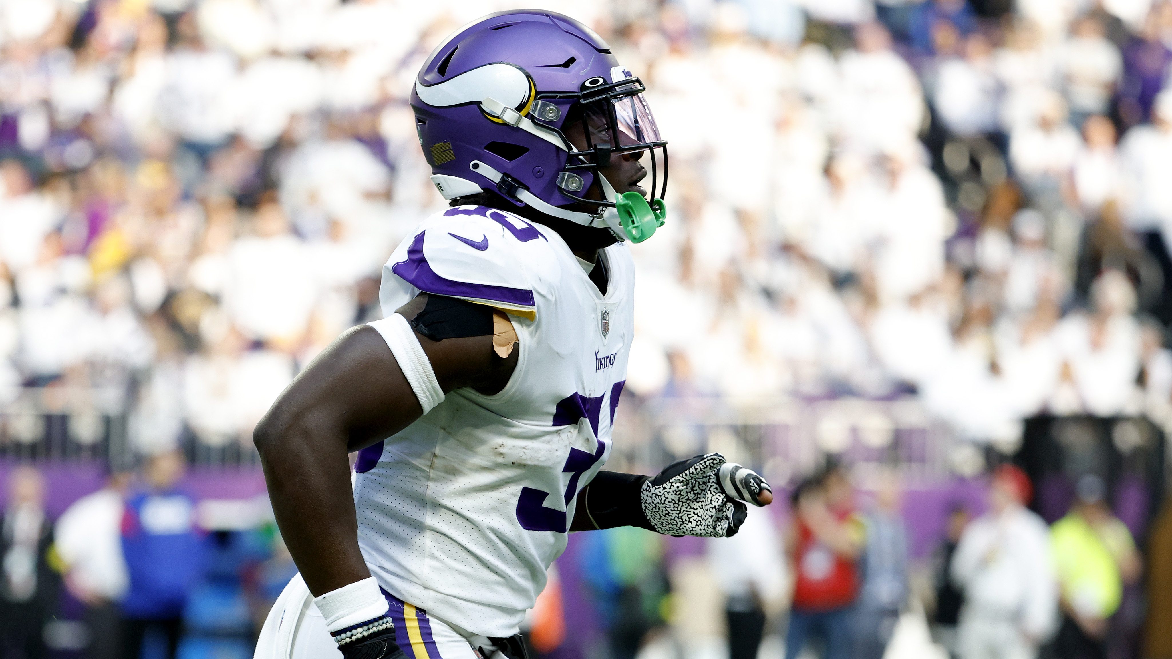 Vikings sign third-round pick Brian Asamoah – Twin Cities