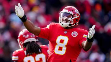 Chiefs DE Carlos Dunlap ‘Close’ To Cashing In on Playing for KC: Report