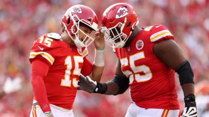 Photo of Patrick Mahomes’ Christmas Gift to Chiefs O-Line Goes Viral [LOOK]