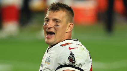 Rob Gronkowski Sends Strong Message to Buccaneers