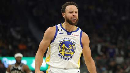 Warriors Coach Provides Grim Update After Steph Curry Injury Scare