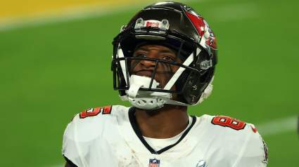 Ex-Bucs Super Bowl Champion WR Signs With NFC Rival