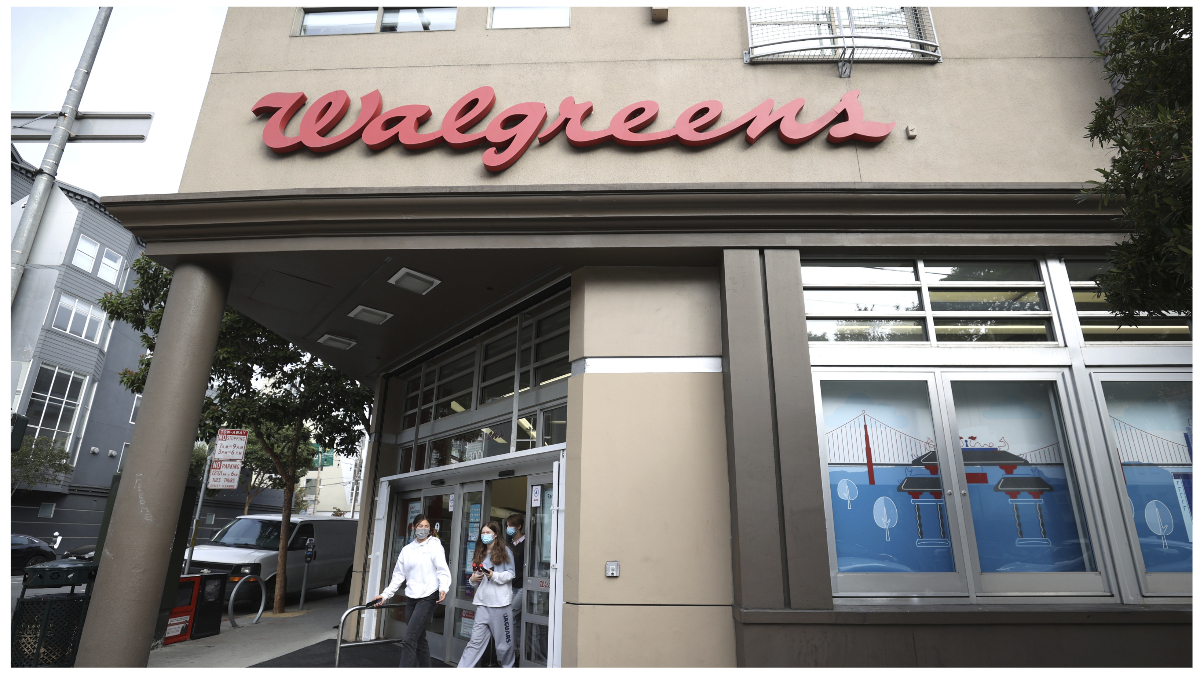 Are Walmart, Walgreens & CVS Open on Christmas Day Today?