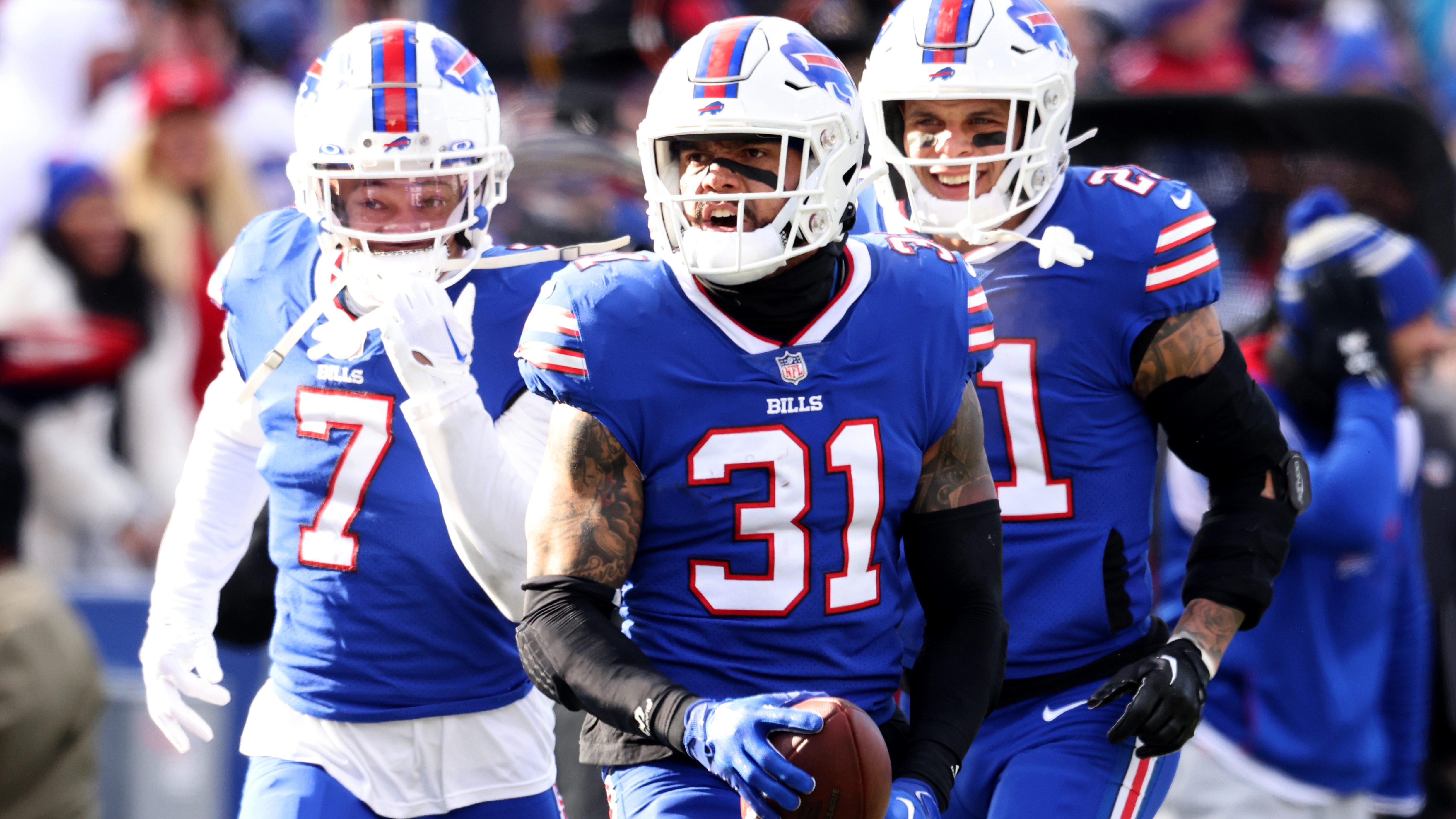 Bills hang on for 34-31 wild-card win over Dolphins