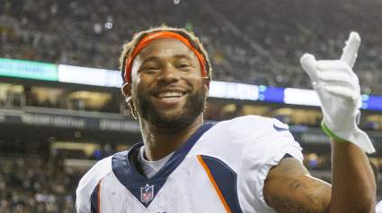 Jets Sign 2022 Staff Favorite WR to New Contract