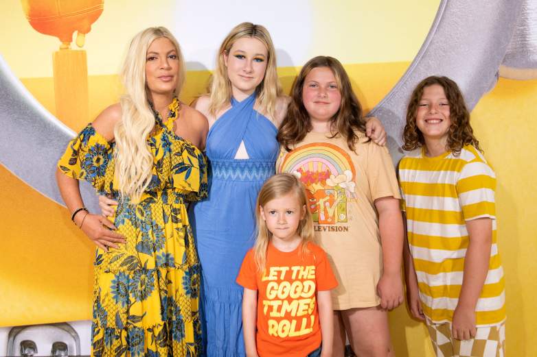 Tori Spelling with family