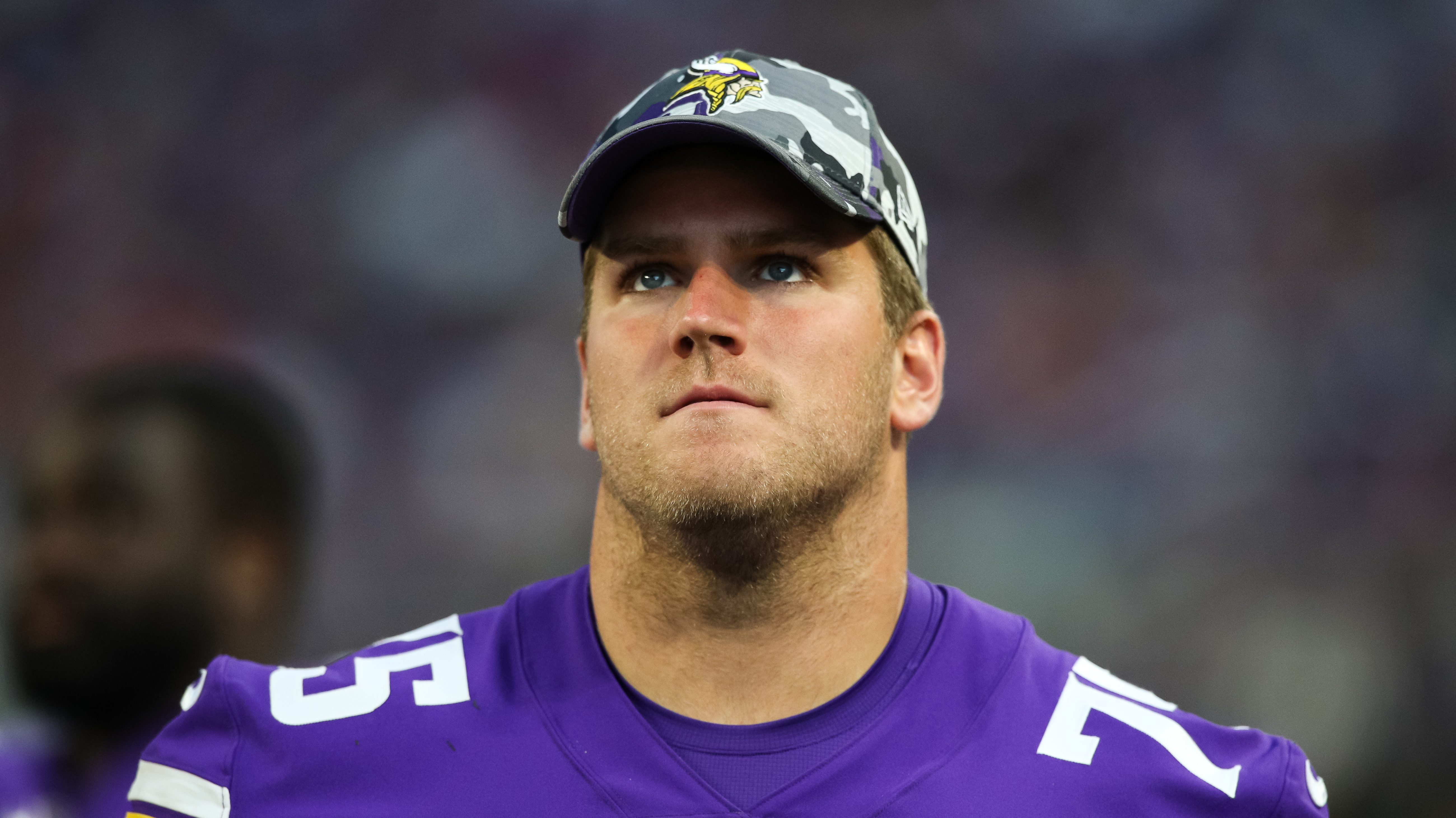 Vikings Urged To Pursue LT Andrew Whitworth Amid Injuries