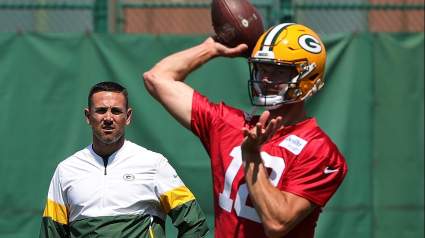 Bears Host Two QBs for Workouts, Including Former Packer