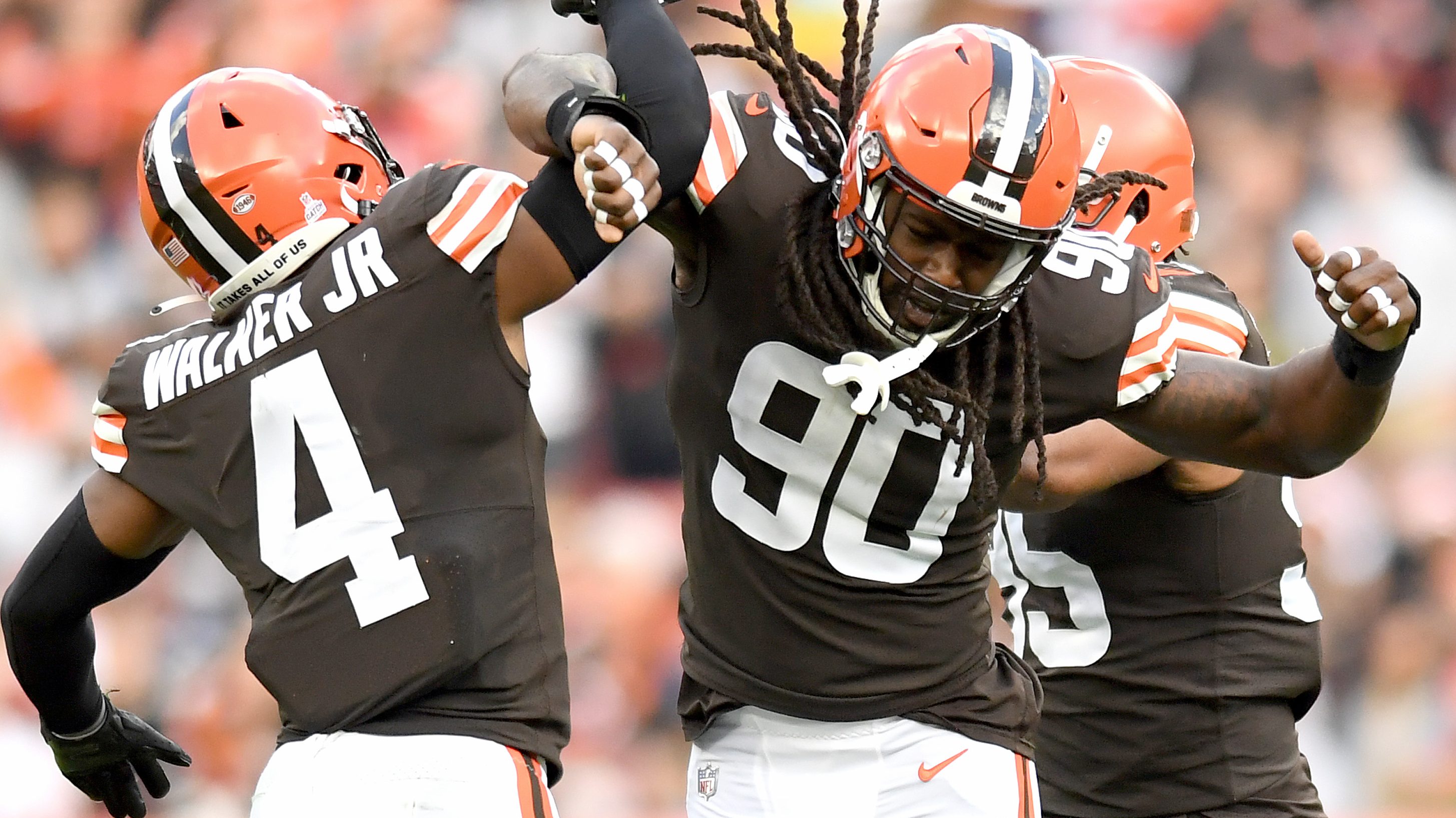 Cleveland Browns: Jadeveon Clowney will sit out game against