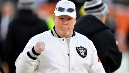 Free Agent QB’s Partnership With Raiders Partner Stirs Speculation
