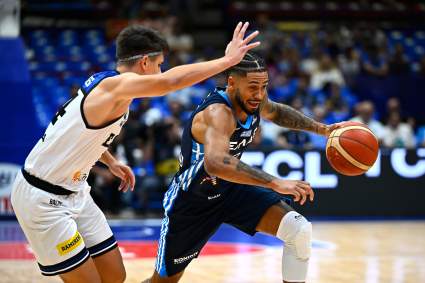 Lakers Bring in Recently Released Mavericks Guard for Workout