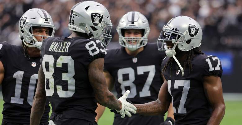 Tight end Darren Waller of the Las Vegas Raiders makes a catch News  Photo - Getty Images