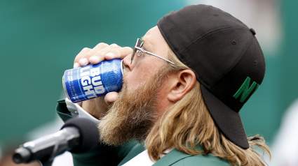 Ex-Jets Legend, 7-Time Pro Bowler Volunteers to Fill Coaching Vacancy