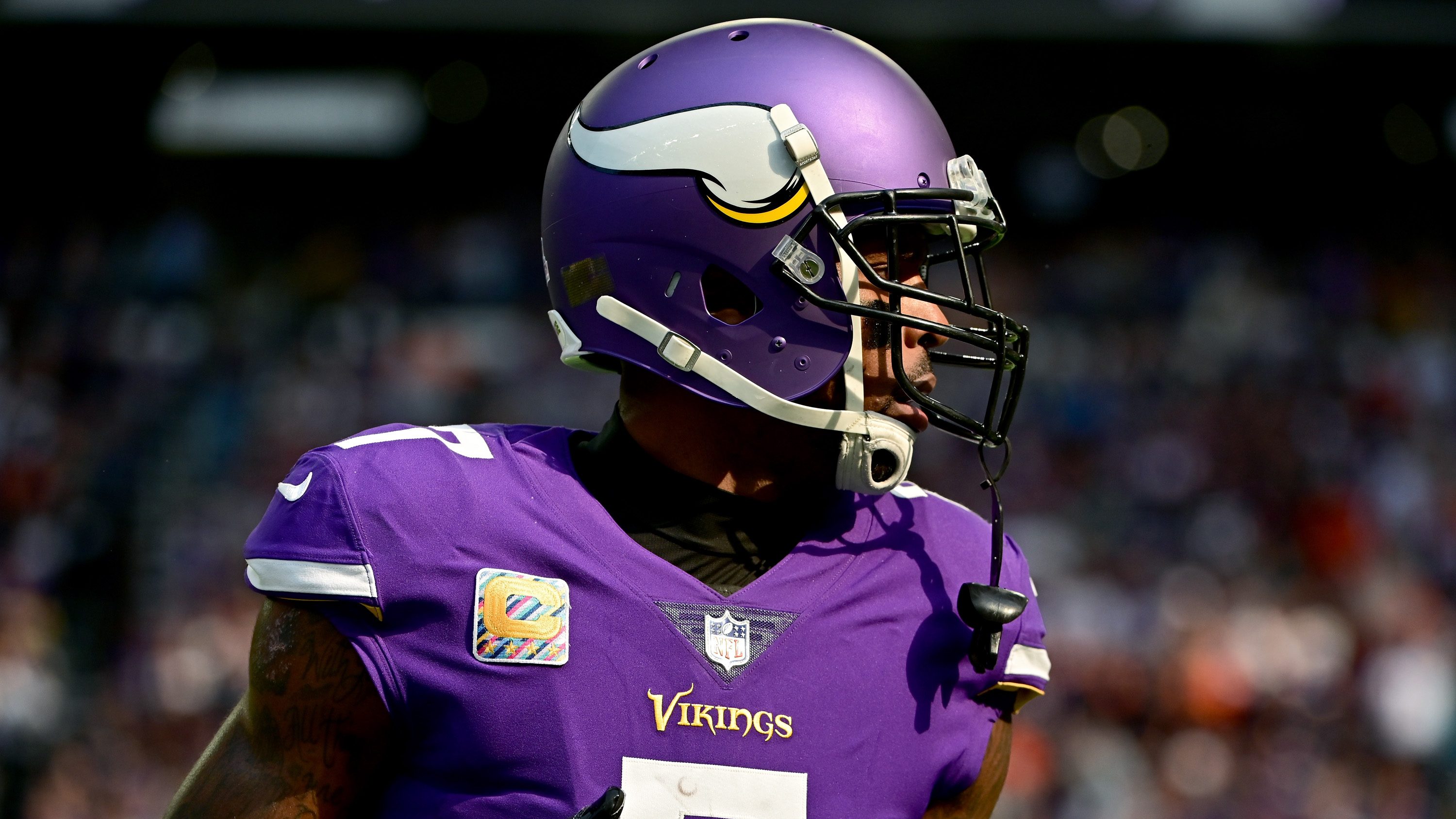 Minnesota Vikings cornerback Patrick Peterson (7) gets set on