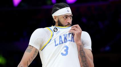 Lakers Offer Update on Plan for Anthony Davis as Concerns Mount