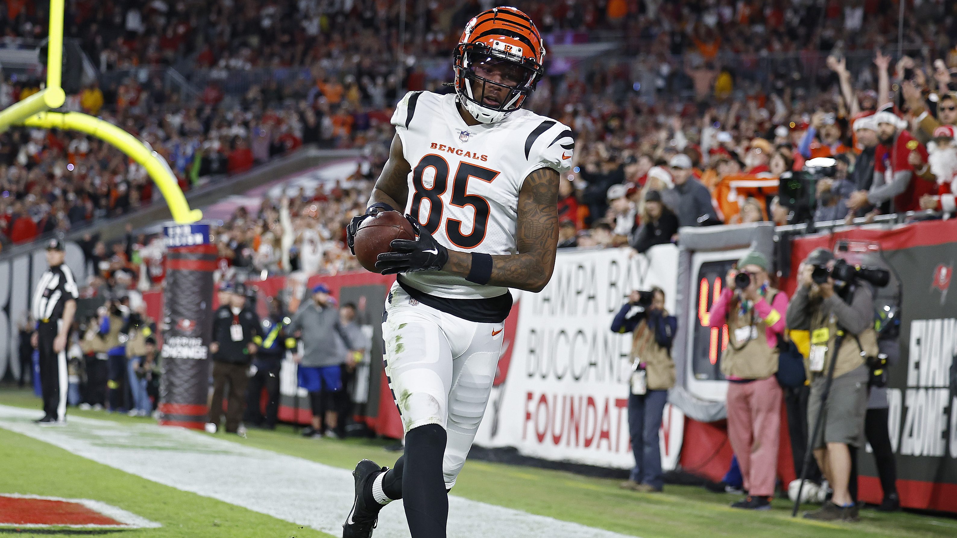 Cincinnati Bengals: Tee Higgins 2022 White Uniform - Officially