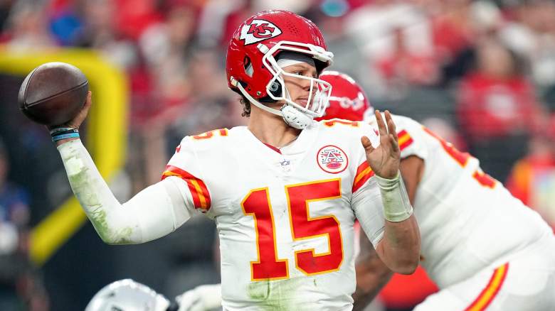 Quarterback Patrick Mahomes of the Kansas City Chiefs throws out the  News Photo - Getty Images