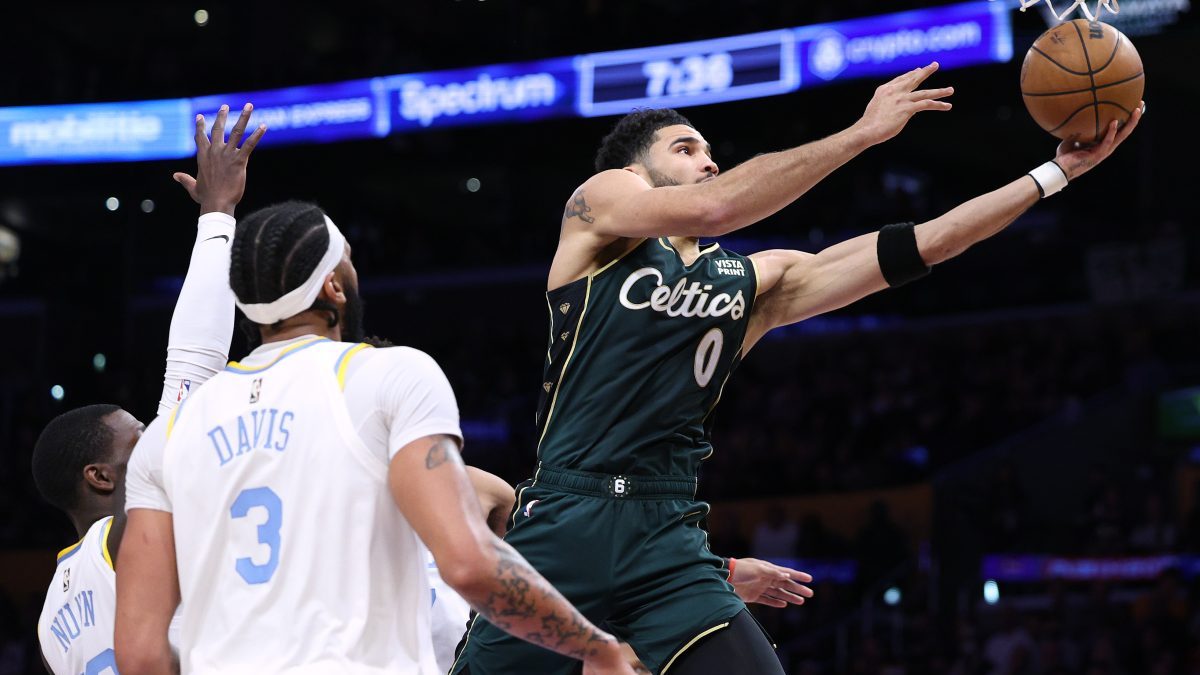 Is Anthony Davis playing tonight against the Boston Celtics?, January  28th, 2023