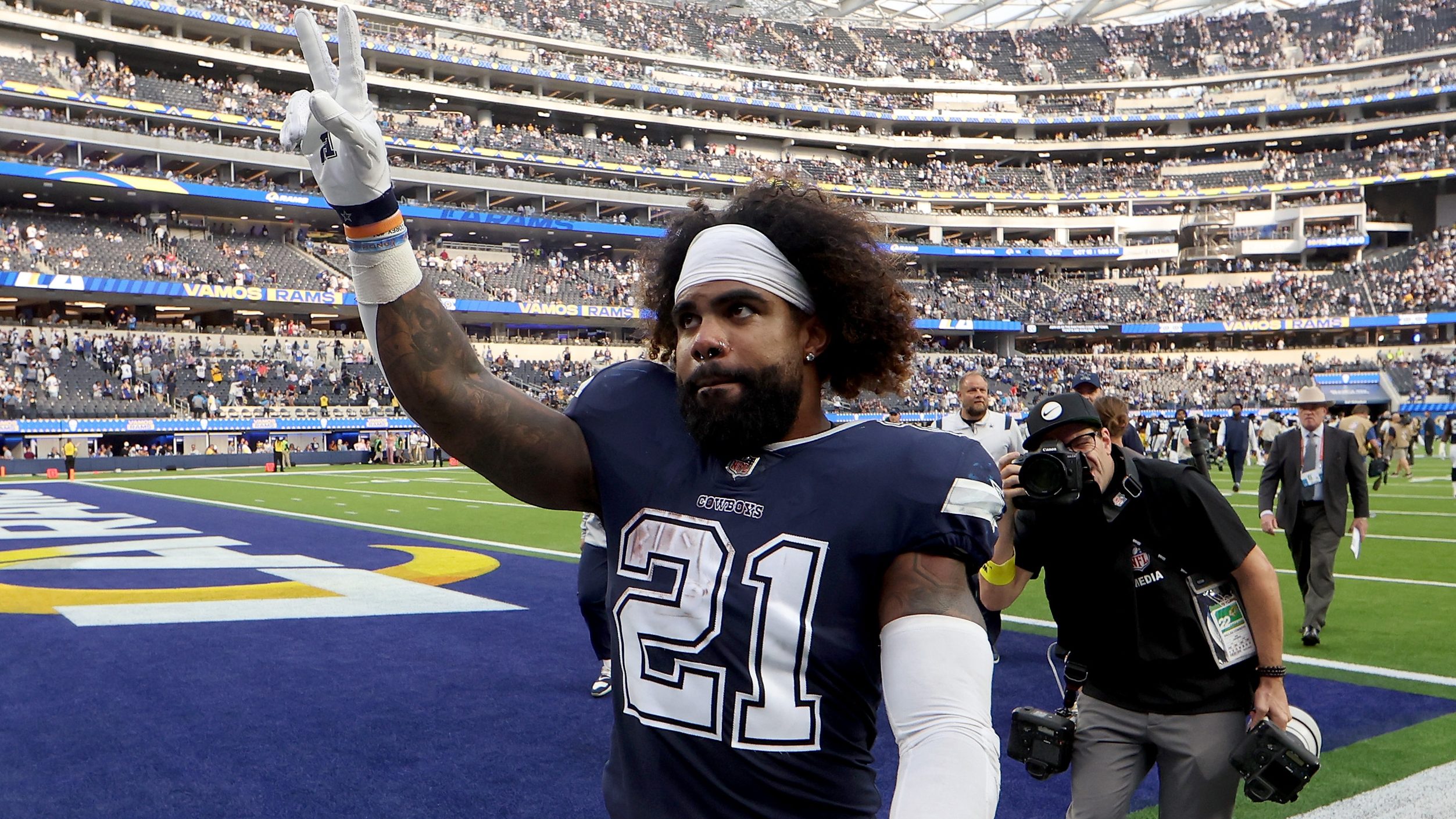 Cowboys Rumors: Ezekiel Elliott Makes Final Decision On Pay Cut