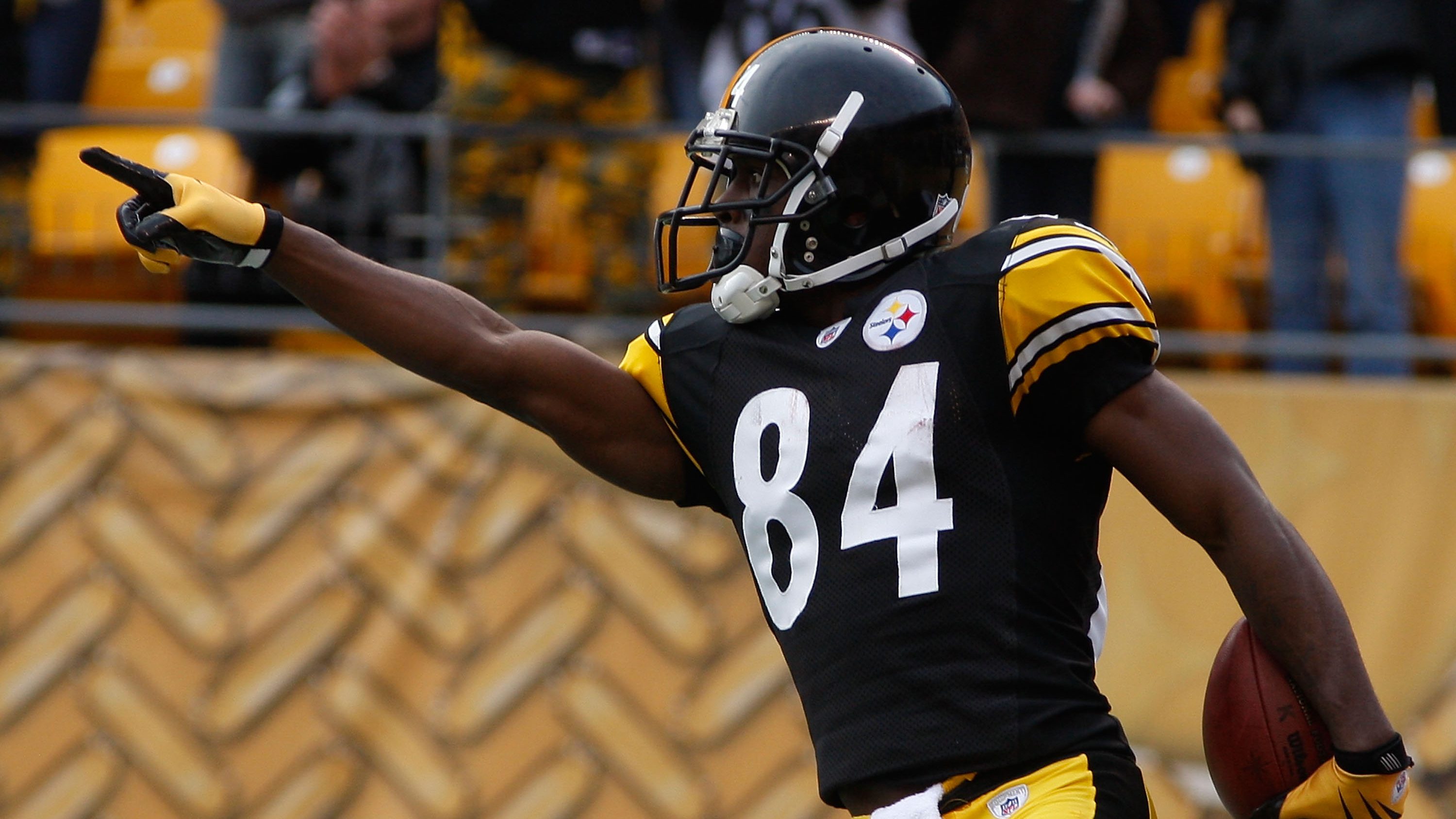 Antonio Brown's Snapchat suspended after mother of kids reports