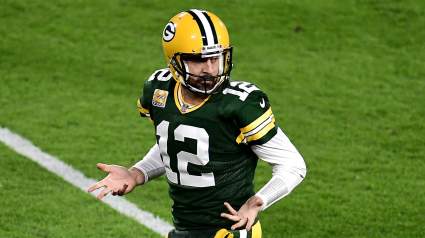 Packers on Clock to Trade Rodgers After Pro-Bowl QB Hits Market