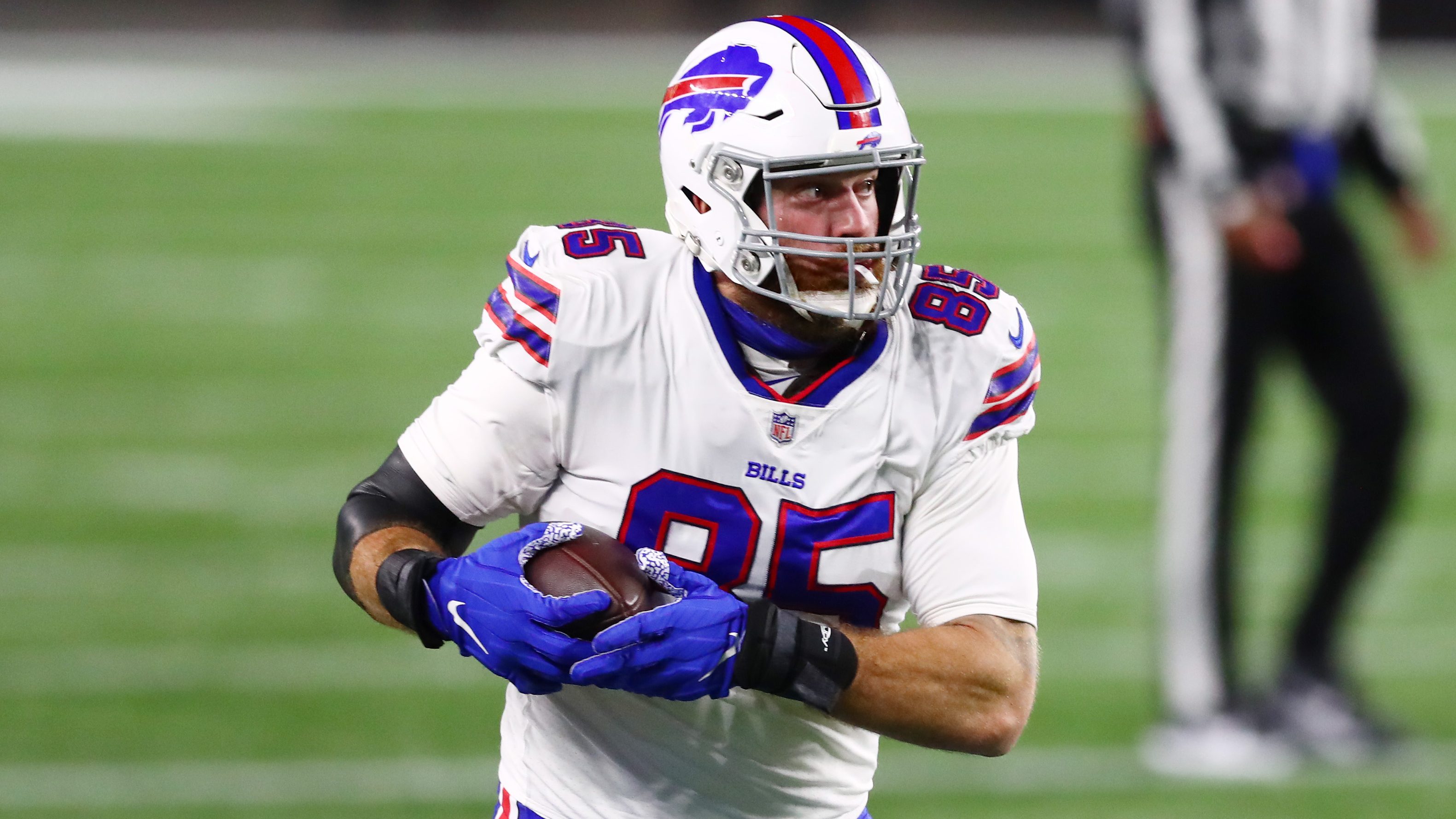 Buffalo Bills tight end Lee Smith, left, celebrates his touchdown