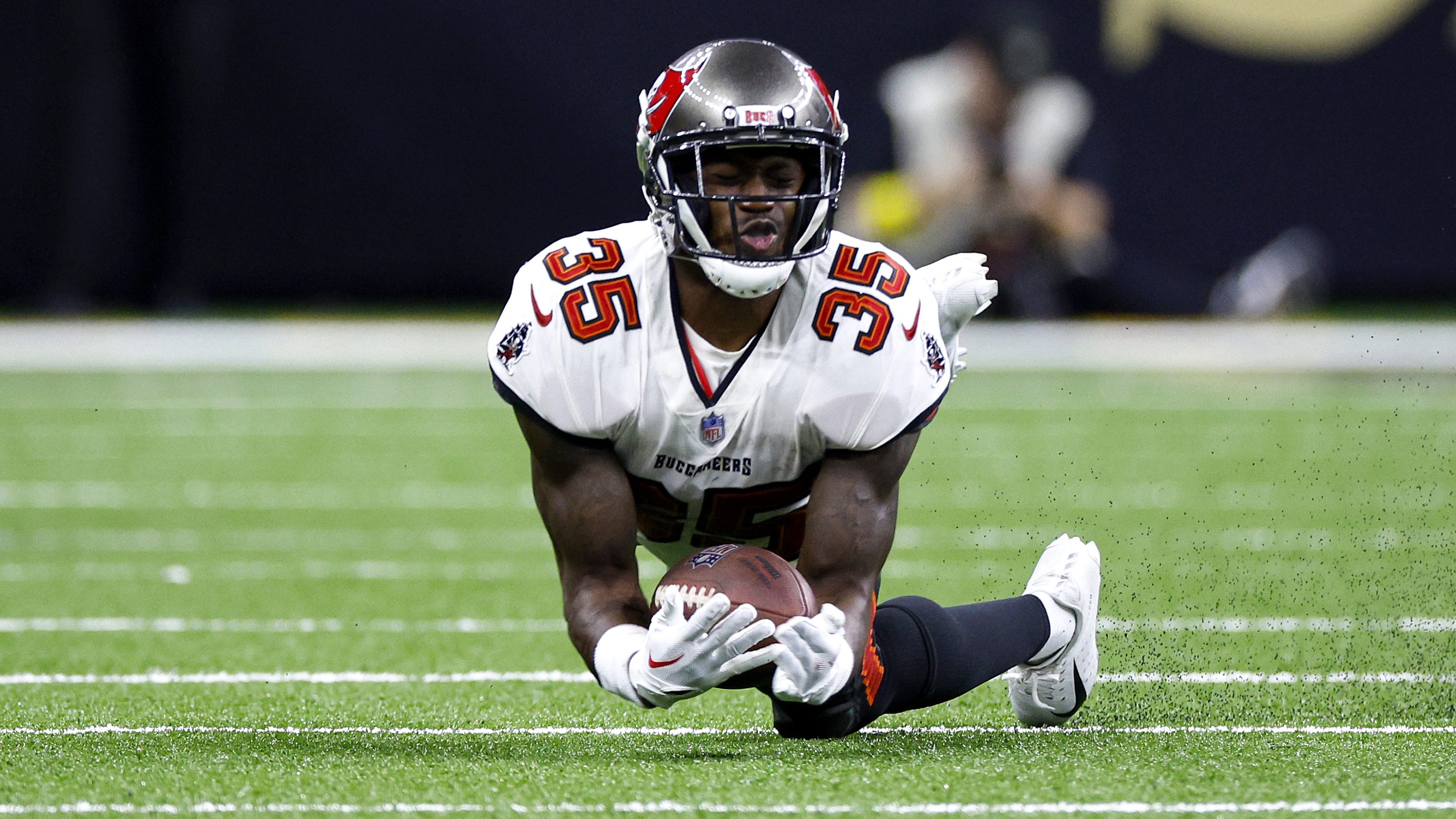 Buccaneers Re-Signing Cornerback Jamel Dean to New Four-Year Deal