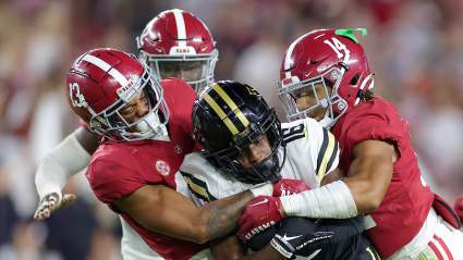 Mock Draft Gives Eye-Opening Dual Upgrade to Worst Position on Lions