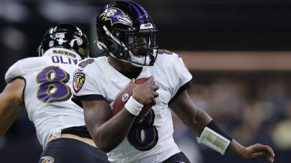 Ravens Can Trade Lamar Jackson for ‘Natural Leader’ & 4 Draft Picks: Analyst