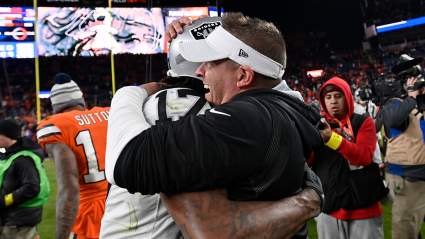 Former QB Pushes Raiders to Trade for Young Award-Winning QB: ‘Go Get Your Guy’